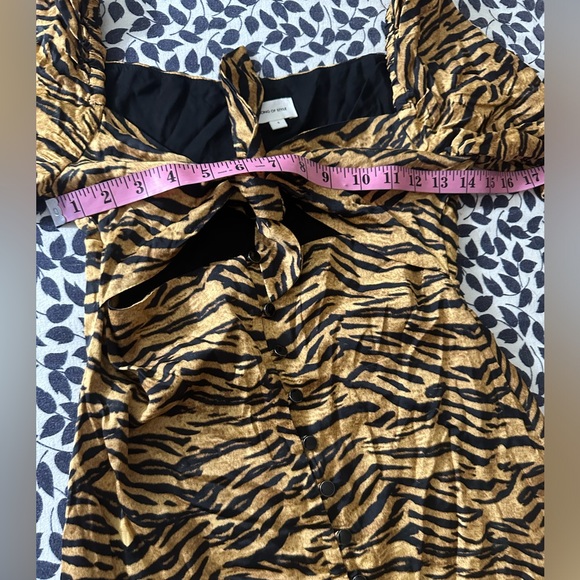 Song of Style Revolve Everly Tiger Multi Button/Tie Front Cutout Dress NWOT S - Picture 13 of 15